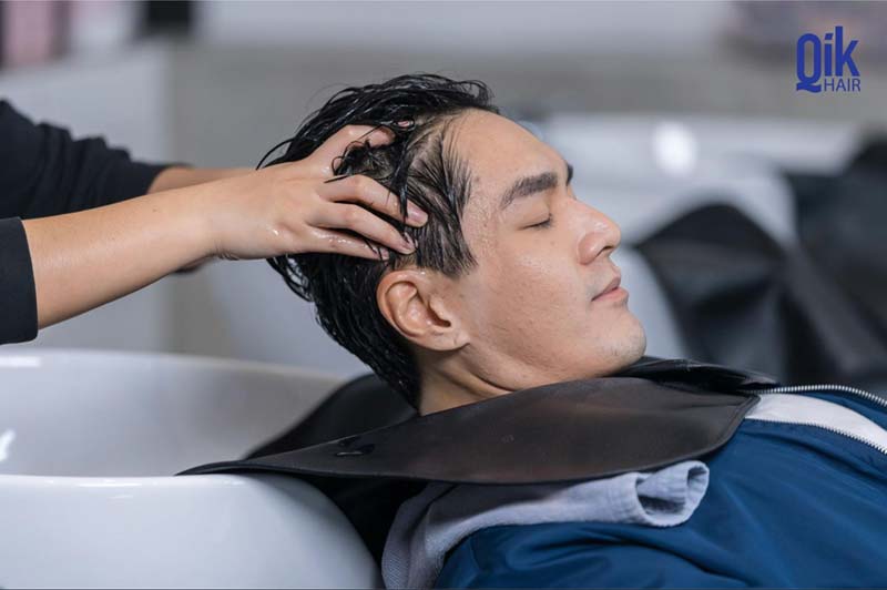 massage da đầu giúp nuôi dưỡng nang tóc