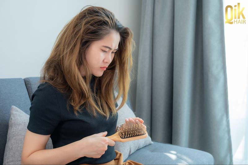 rụng tóc nội tiết gây ảnh hưởng nghiêm trọng đến tâm lý của người bệnh