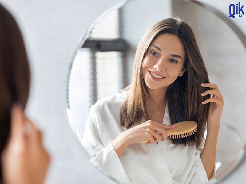 chải tóc trước khi gội đầu