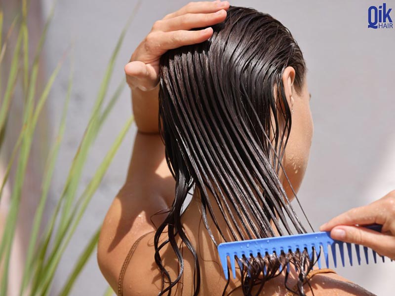 dùng lược thưa chải tóc