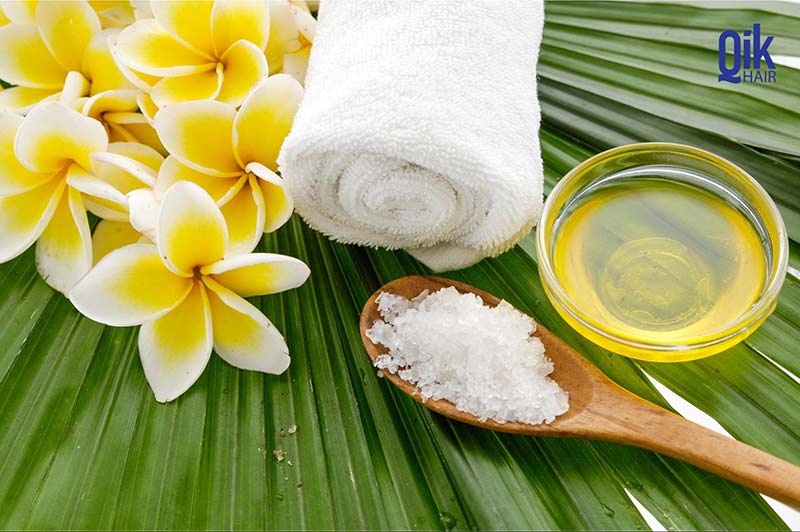 gội đầu bằng muối và dầu dừa