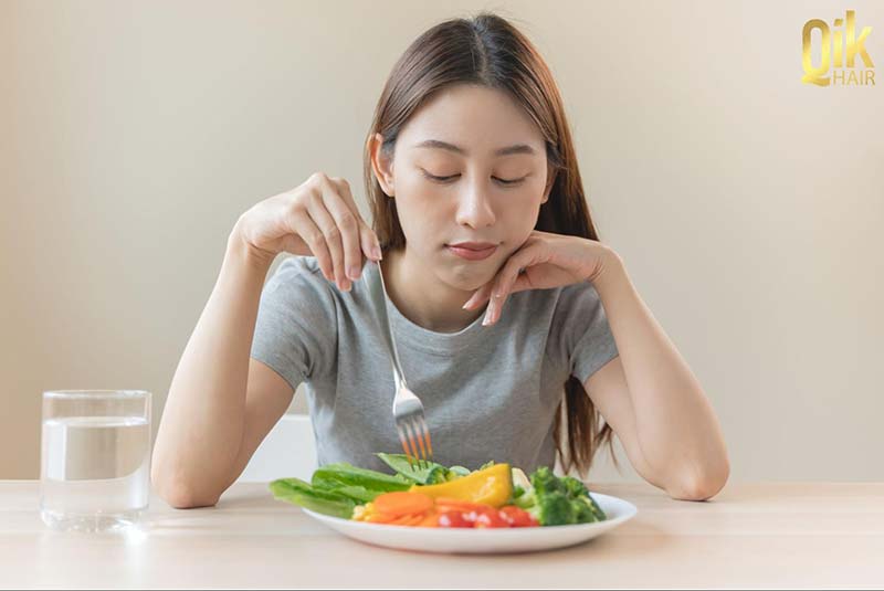 ăn kiêng có thể là nguyên nhân gây rụng tóc